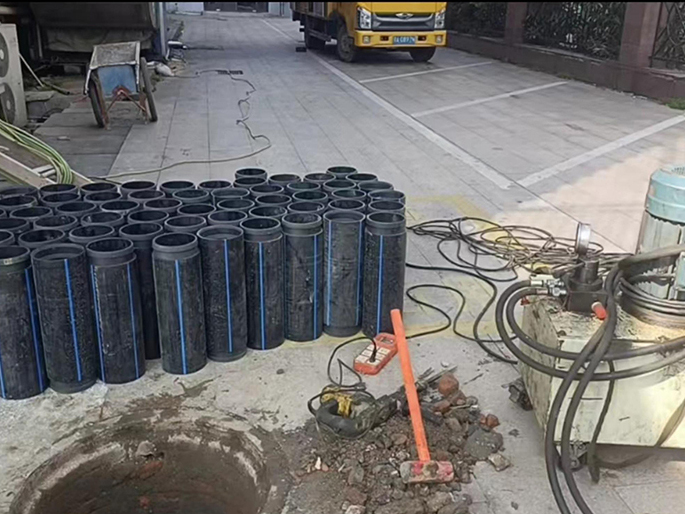青浦PE置换管厂家 DN315置换管 非开挖管短管置换